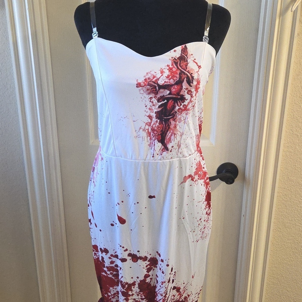 Zombie Bride Fishtail Blood Splattered Dress With Veil NWT - Picture 9 of 16